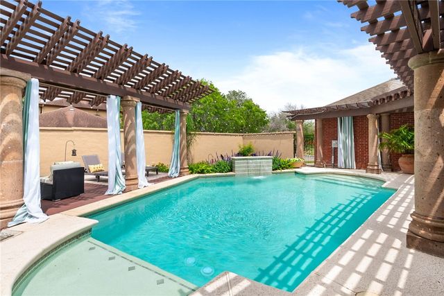 7001 Bevington Dr, Corpus Christi, TX 78413