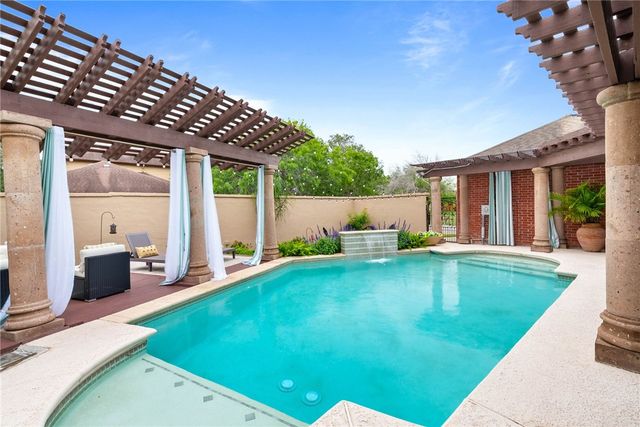 7001 Bevington Dr, Corpus Christi, TX 78413