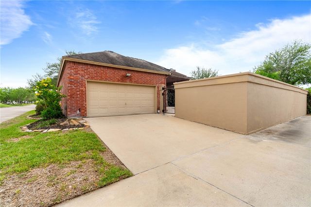 7001 Bevington Dr, Corpus Christi, TX 78413
