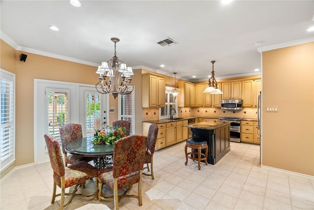 7001 Bevington Dr, Corpus Christi, TX 78413