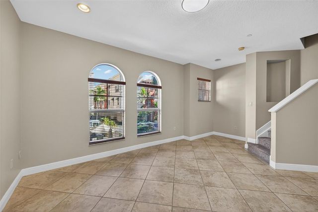 1033 NE 17th Way 1103, Fort Lauderdale, FL 33304