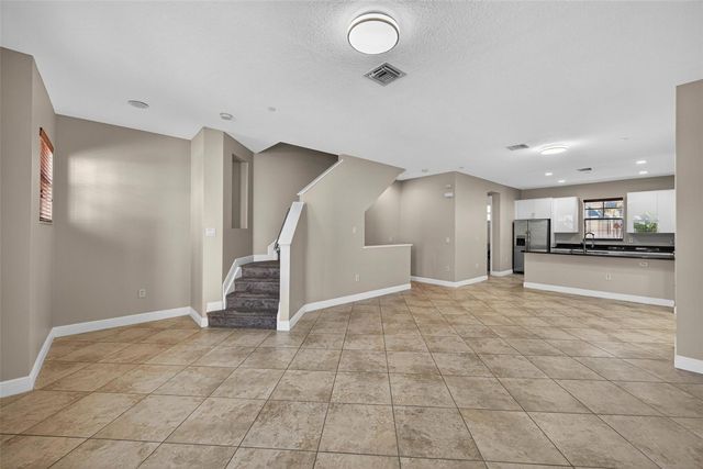 1033 NE 17th Way 1103, Fort Lauderdale, FL 33304