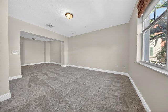 1033 NE 17th Way 1103, Fort Lauderdale, FL 33304