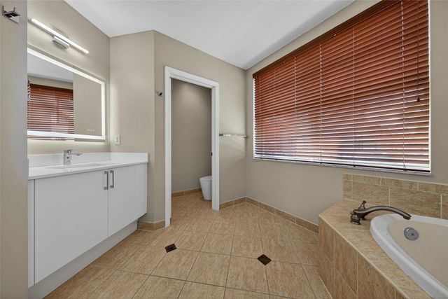 1033 NE 17th Way 1103, Fort Lauderdale, FL 33304