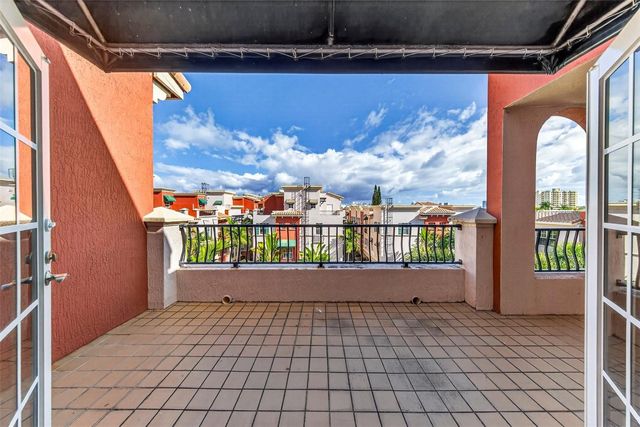 1033 NE 17th Way 1103, Fort Lauderdale, FL 33304