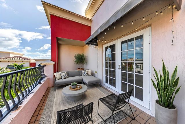 1033 NE 17th Way 1103, Fort Lauderdale, FL 33304