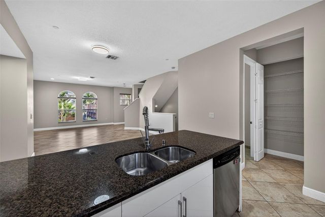 1033 NE 17th Way 1103, Fort Lauderdale, FL 33304