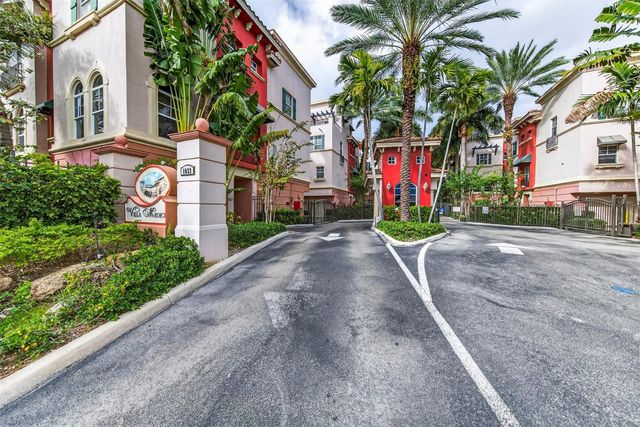 1033 NE 17th Way 1103, Fort Lauderdale, FL 33304