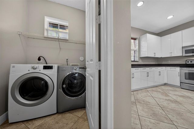 1033 NE 17th Way 1103, Fort Lauderdale, FL 33304