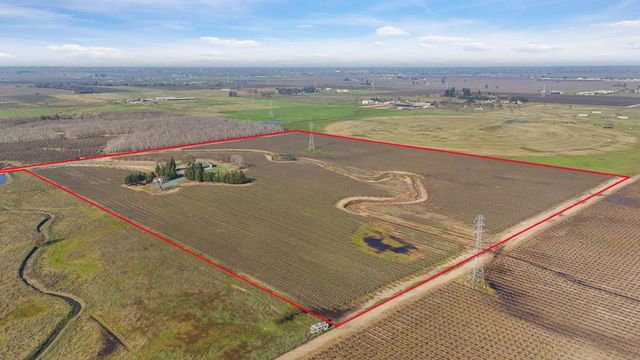 16025 E Harney Ln, Lodi, CA 95240