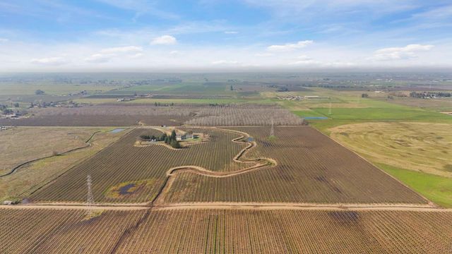 16025 E Harney Ln, Lodi, CA 95240