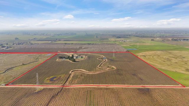 16025 E Harney Ln, Lodi, CA 95240