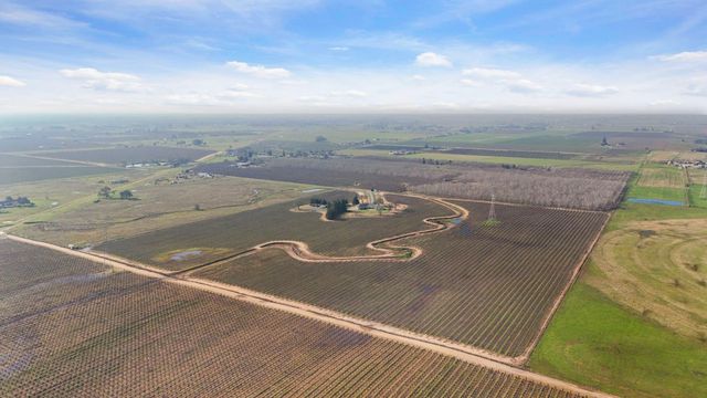 16025 E Harney Ln, Lodi, CA 95240