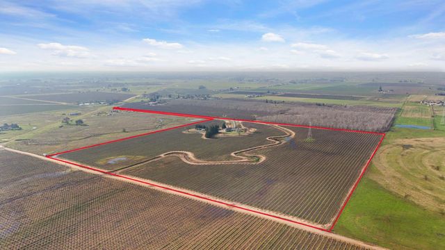 16025 E Harney Ln, Lodi, CA 95240