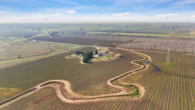 16025 E Harney Ln, Lodi, CA 95240