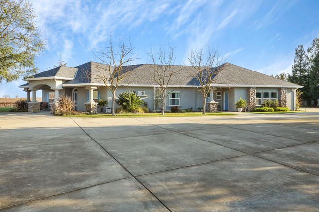 16025 E Harney Ln, Lodi, CA 95240