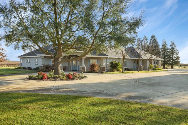 16025 E Harney Ln, Lodi, CA 95240