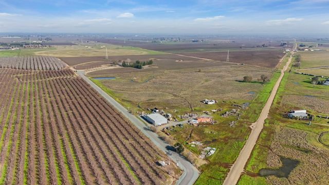 16025 E Harney Ln, Lodi, CA 95240