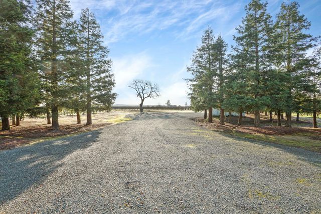 16025 E Harney Ln, Lodi, CA 95240