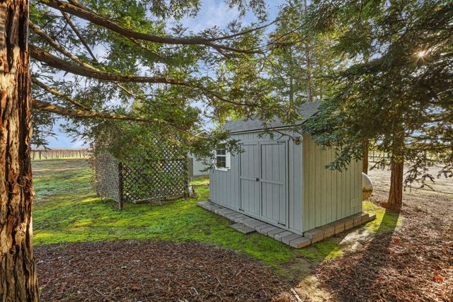 16025 E Harney Ln, Lodi, CA 95240