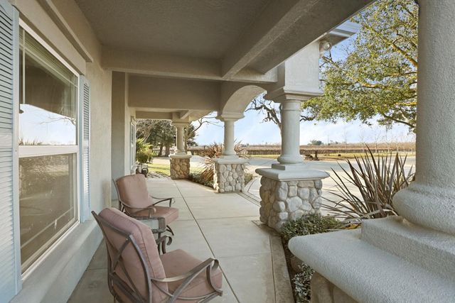 16025 E Harney Ln, Lodi, CA 95240