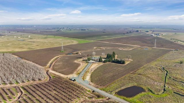 16025 E Harney Ln, Lodi, CA 95240