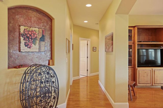 16025 E Harney Ln, Lodi, CA 95240