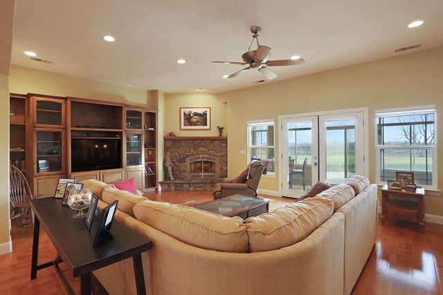 16025 E Harney Ln, Lodi, CA 95240