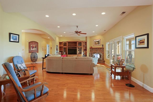 16025 E Harney Ln, Lodi, CA 95240