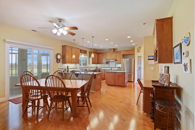 16025 E Harney Ln, Lodi, CA 95240