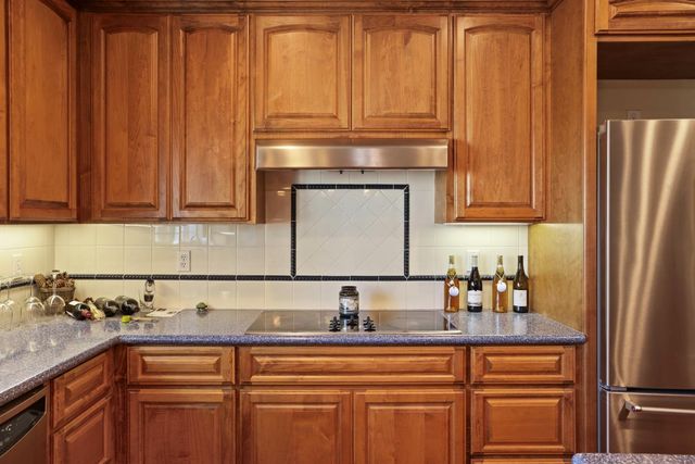 16025 E Harney Ln, Lodi, CA 95240