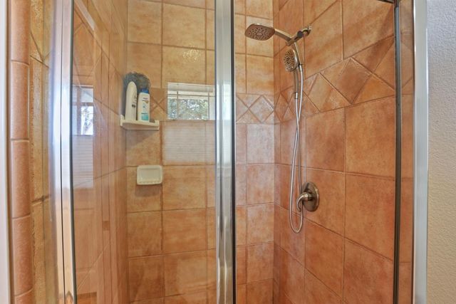 16025 E Harney Ln, Lodi, CA 95240