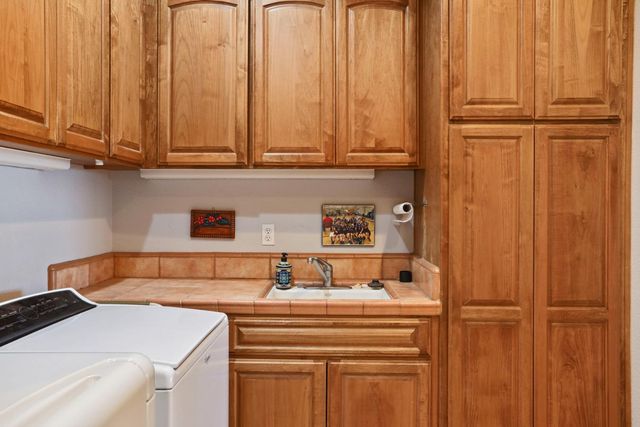 16025 E Harney Ln, Lodi, CA 95240