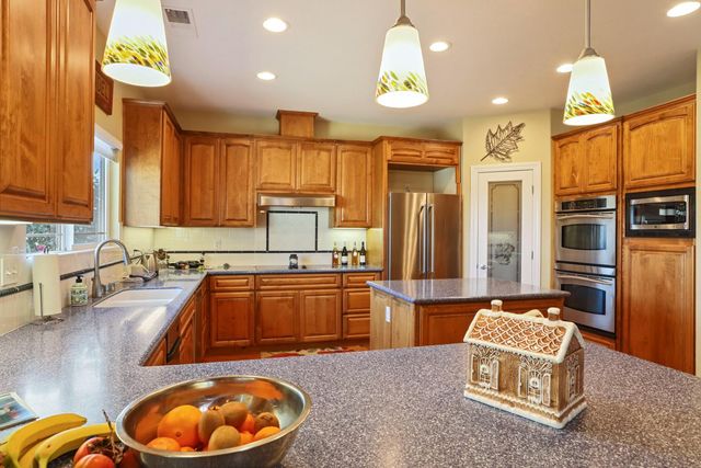 16025 E Harney Ln, Lodi, CA 95240