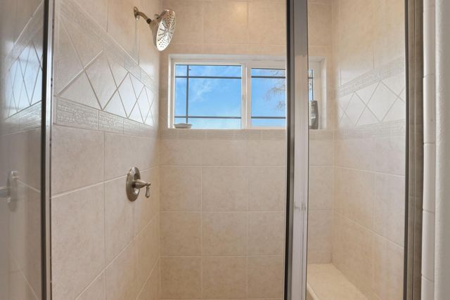 16025 E Harney Ln, Lodi, CA 95240