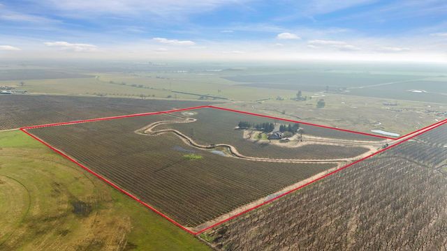 16025 E Harney Ln, Lodi, CA 95240