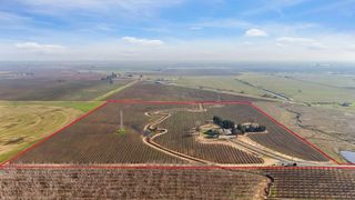 16025 E Harney Ln, Lodi, CA 95240