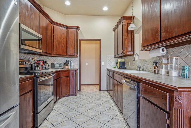 8221 NW 84th Street, Oklahoma City, OK 73132