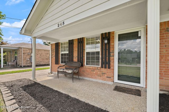 245 Big Oaks Dr, Louisville, KY 40229