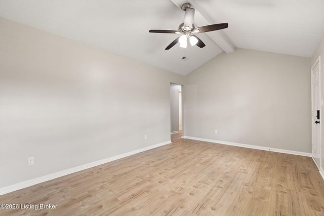 245 Big Oaks Dr, Louisville, KY 40229