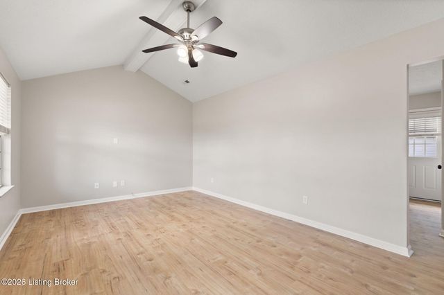 245 Big Oaks Dr, Louisville, KY 40229