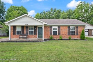 245 Big Oaks Dr, Louisville, KY 40229