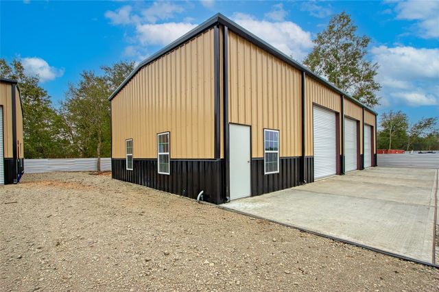 13051 Pleasant Valley Drive, Rosharon, TX 77583