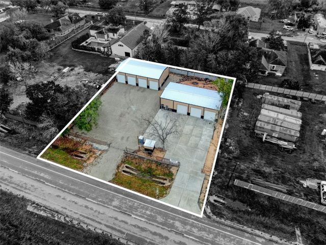 13051 Pleasant Valley Drive, Rosharon, TX 77583