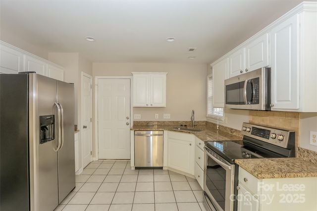 2226 Coatsdale Lane, Matthews, NC 28104