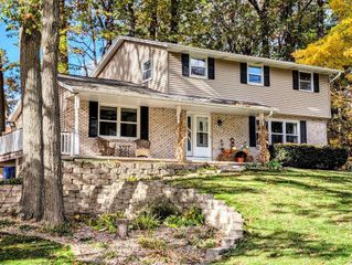 530 PINEHURST AVENUE, Green Bay, WI 54302