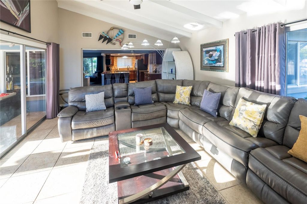 Image 14 of property listing at 33 SOUTHWIND DRIVE, Belleair Bluffs, FL 33770