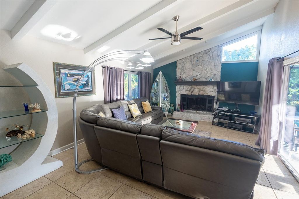 Image 16 of property listing at 33 SOUTHWIND DRIVE, Belleair Bluffs, FL 33770