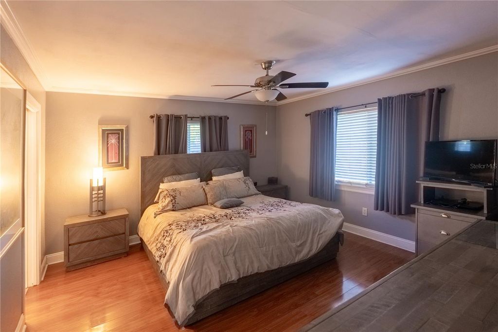 Image 17 of property listing at 33 SOUTHWIND DRIVE, Belleair Bluffs, FL 33770