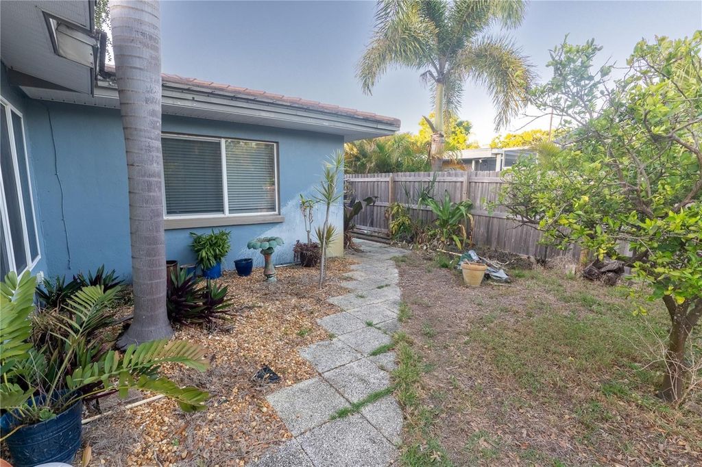 Image 45 of property listing at 33 SOUTHWIND DRIVE, Belleair Bluffs, FL 33770